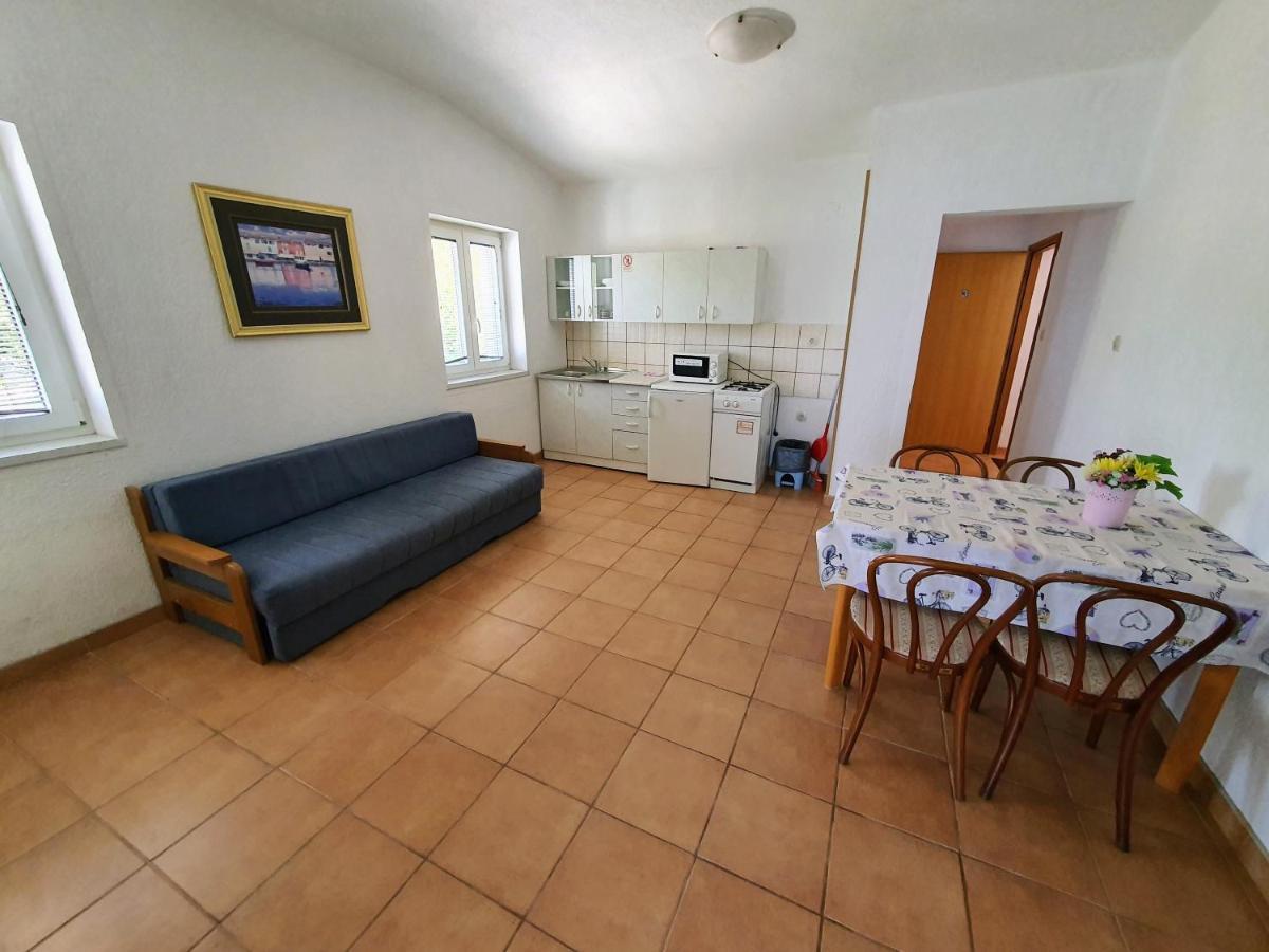 Apartments - Buffet 2B スヴェティ・ユライ エクステリア 写真
