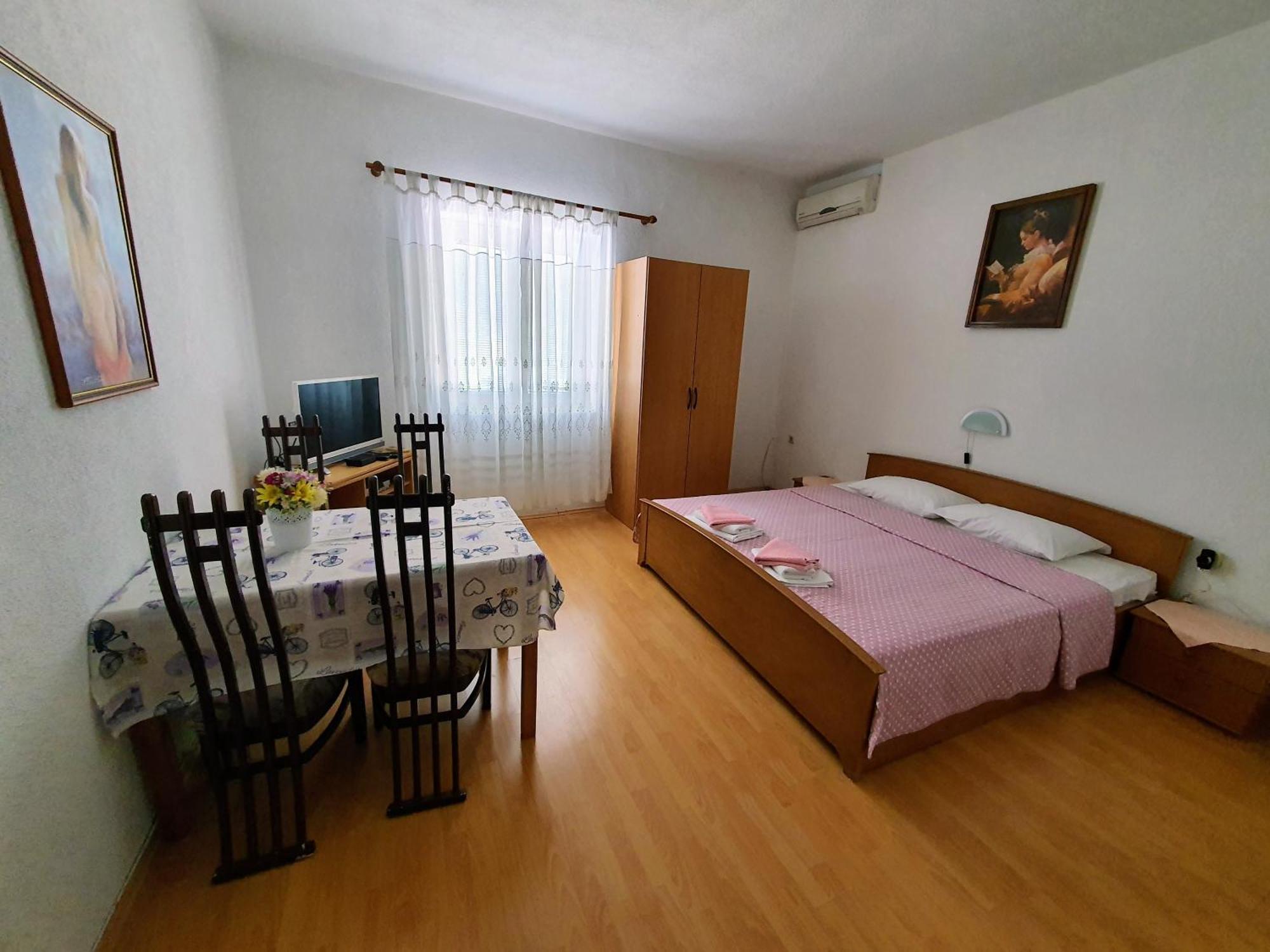 Apartments - Buffet 2B スヴェティ・ユライ 部屋 写真