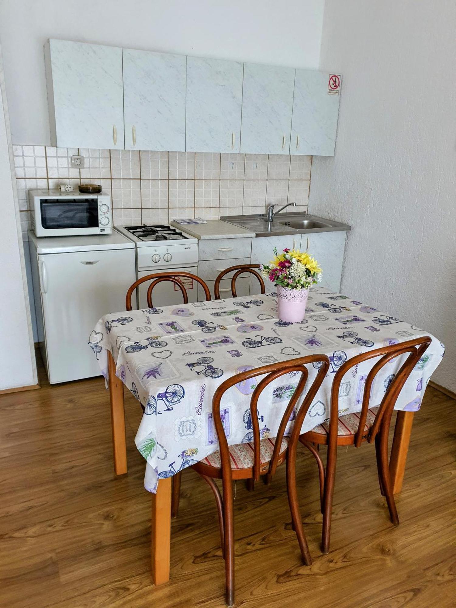 Apartments - Buffet 2B スヴェティ・ユライ 部屋 写真